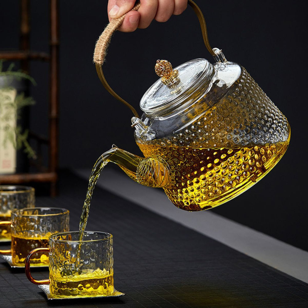 Lian Chinese glass teapot with strainer – 1.4L Hammered borosilicate glass