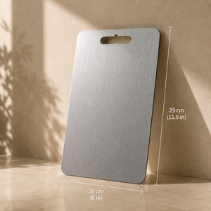 Size diagram of the medium titanium cutting board, 29 x 20 cm (11.5 x 8 in)