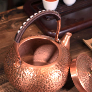 Varen copper kettle with the lid removed, showing the copper interior